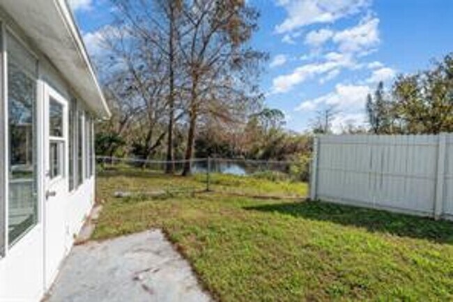 Building Photo - 3 Bedroom / 2 Bath Home Available Now in P...