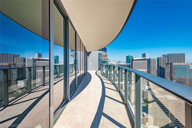 Building Photo - 1000 Brickell Plaza