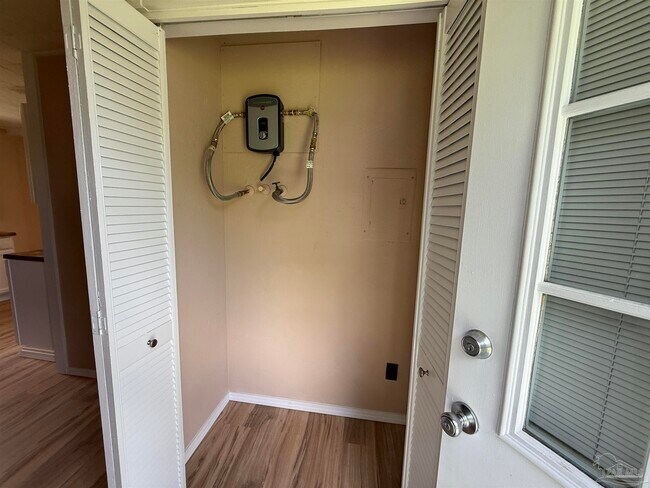 Building Photo - 1310 El Dorado Dr