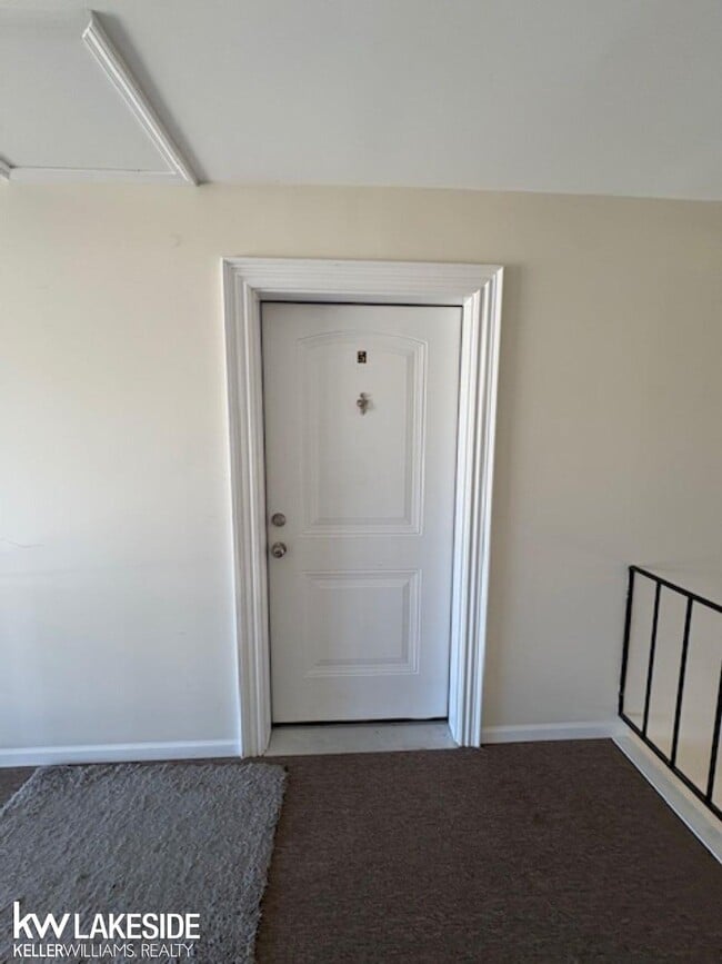 Building Photo - 14231 Ivanhoe Dr