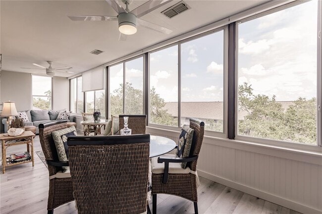 Building Photo - 1255 E Peppertree Dr