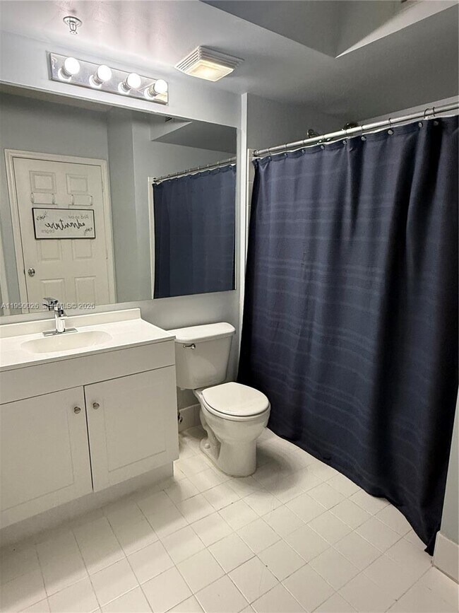 Building Photo - 17150 N Bay Rd