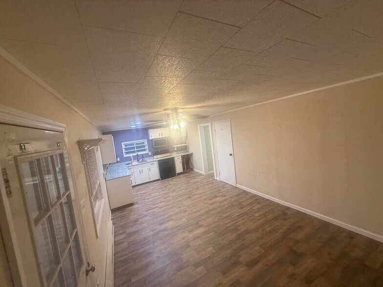 Kitchen - 192 Mahanoy St