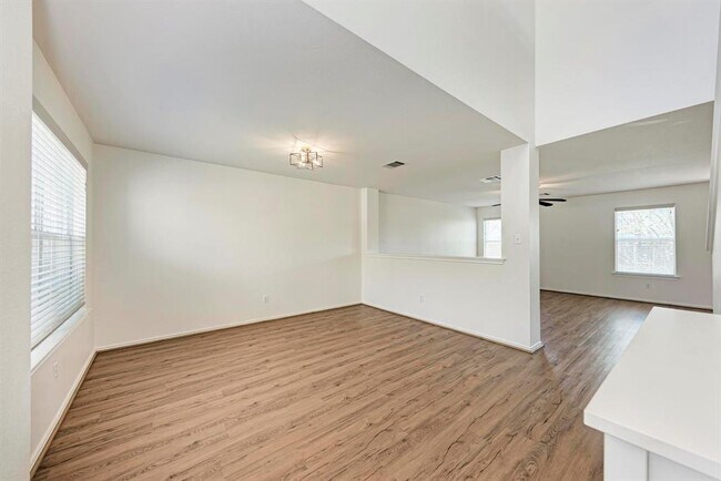 Building Photo - 12740 Bella Pkwy