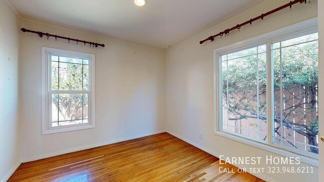 Building Photo - 517 E Chestnut St