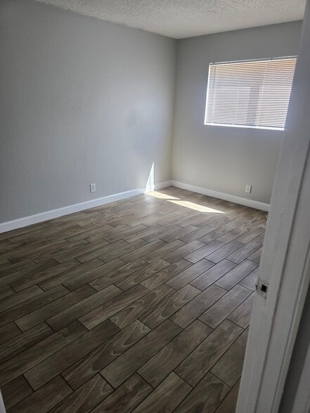 Building Photo - 485 North Cir