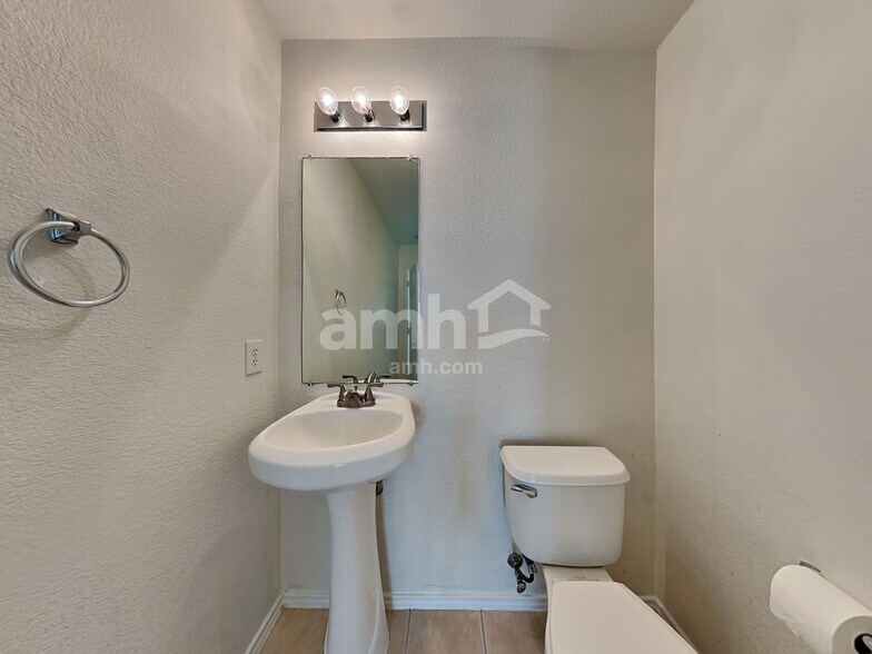 Building Photo - 2101 Hanakoa Falls Dr