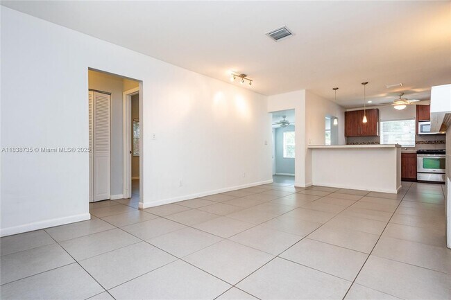 Building Photo - 330 NE 86th St