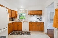 Building Photo - 8504 Sundale Dr