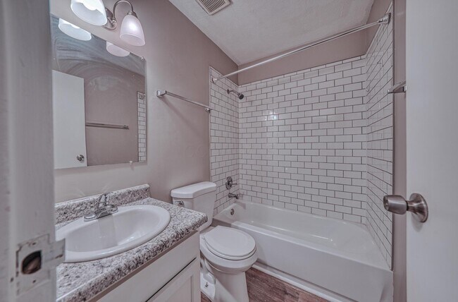 Building Photo - 2735 Joyce Ave