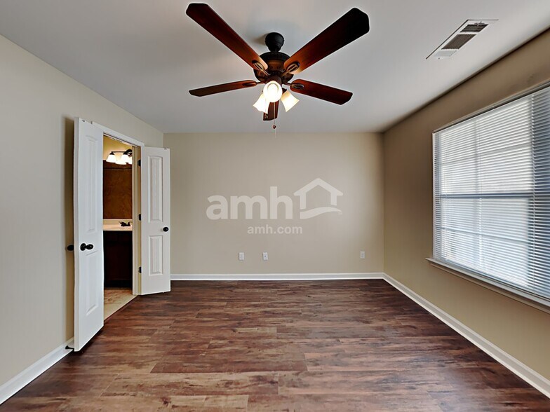 Building Photo - 1246 Carlton Ridge Dr