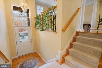 Building Photo - 25505 Oak Medley Terrace