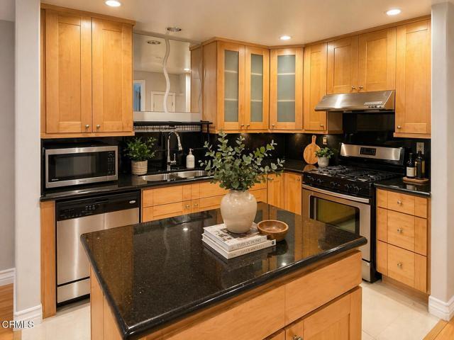 Building Photo - 96 N Craig Ave