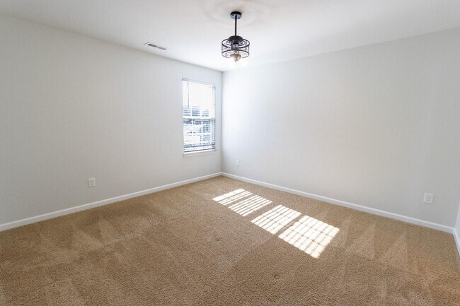 Building Photo - 478 Sapphire Rd