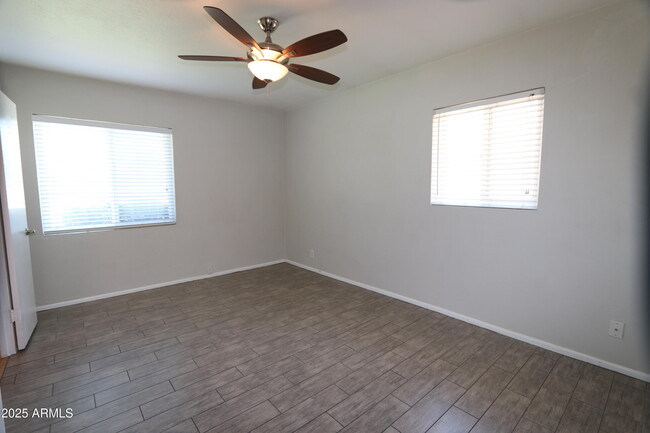 Building Photo - 6907 E Earll Dr