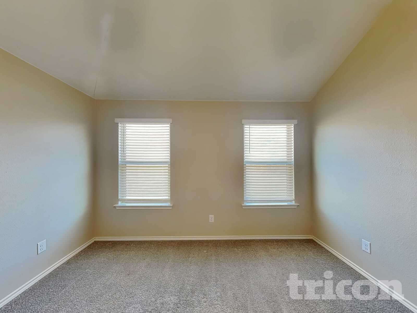 Building Photo - 2557 Hadley St