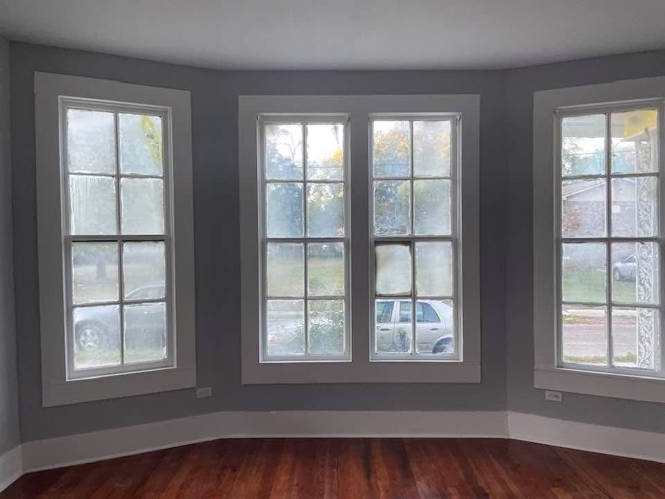 Building Photo - 201 E 3rd St