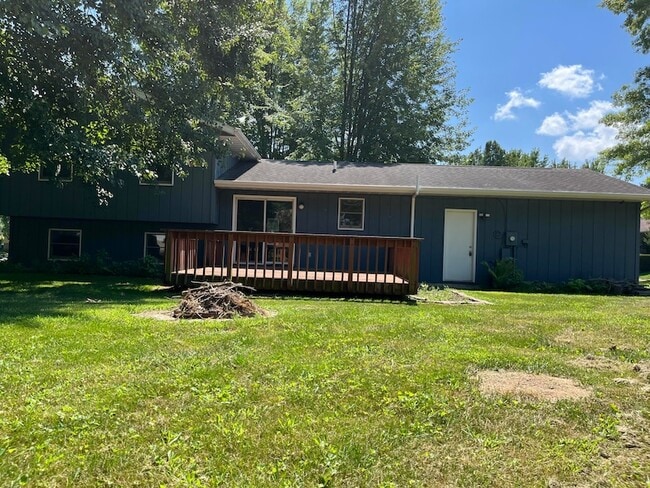 Building Photo - 852 Burr Oak Dr