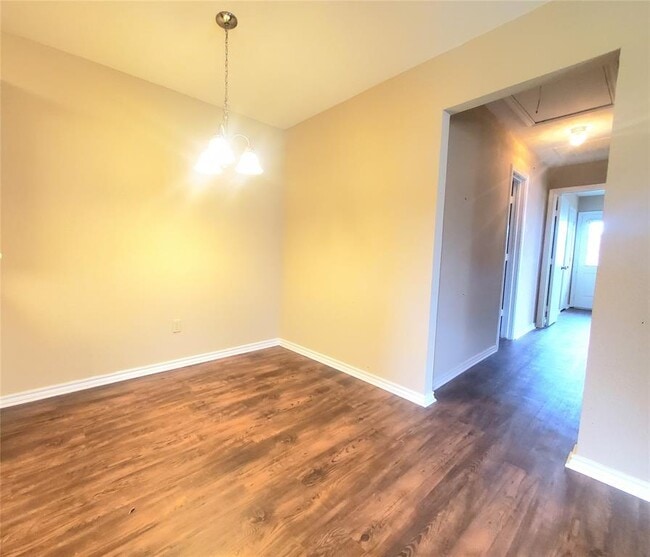 Building Photo - 1432 Briar Cir