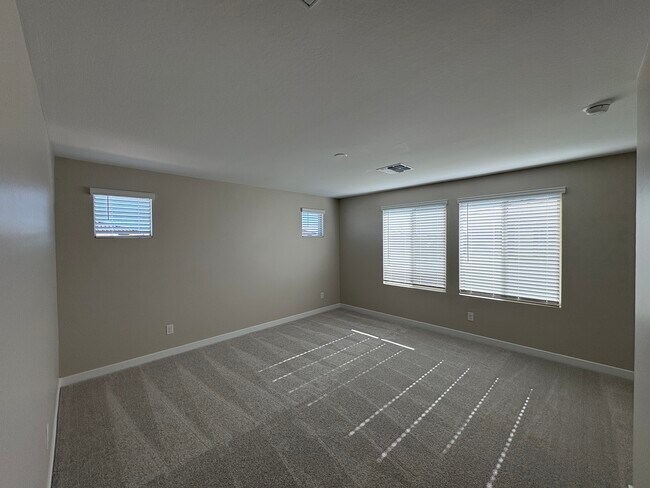 Building Photo - 3354 S 180th Ln