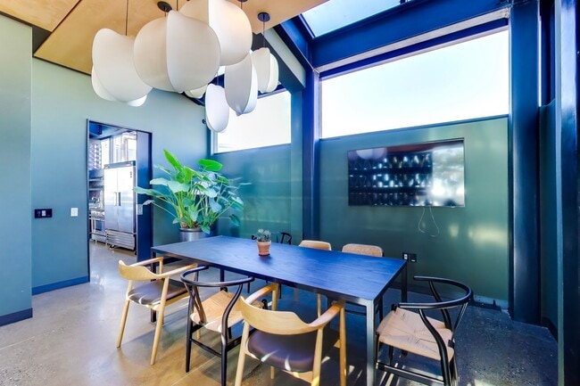 Building Photo - Urban Luxury at SoMa Serif Condos 2BR/2BA | In-Unit Laundry & 24-Hour Security