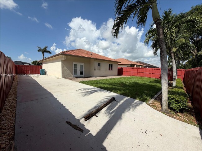 Building Photo - 7753 NW 201st Terrace
