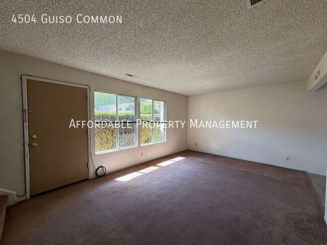 Building Photo - 4504 Guiso Common