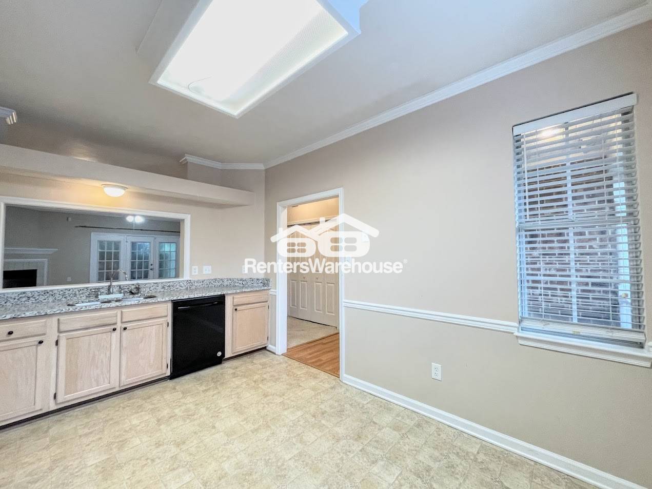 Building Photo - 434 S Lake Cir