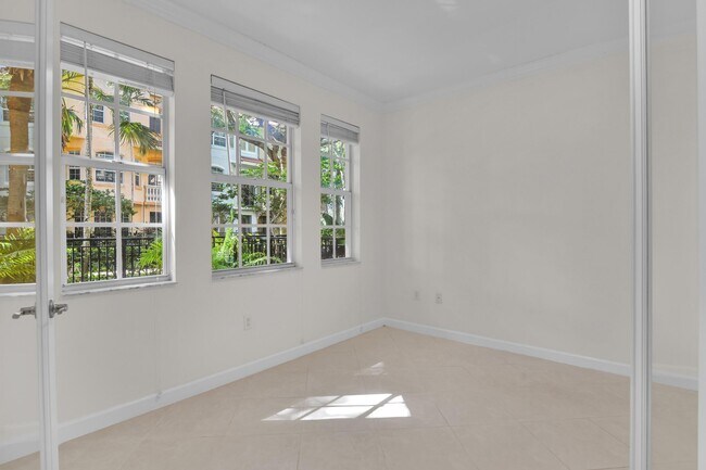 Building Photo - 2441 San Pietro Cir