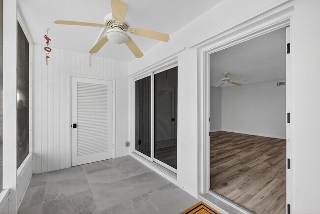 Building Photo - 100 Shore Ct