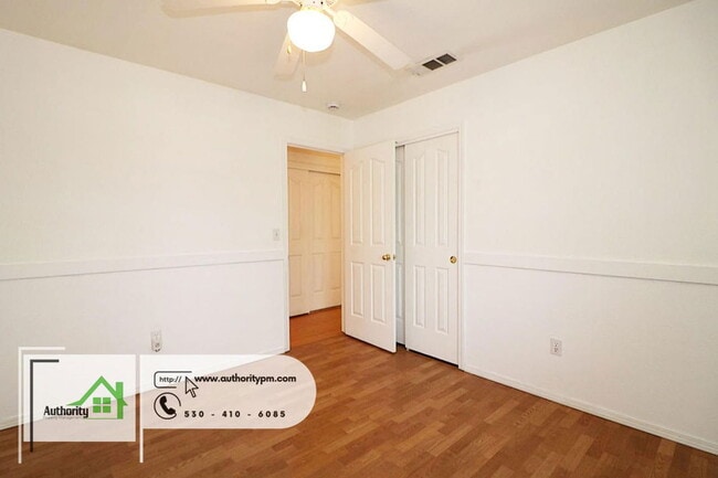 Building Photo - 2875 Tropicana Ct