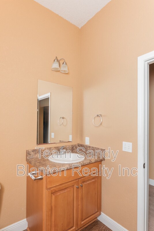 Building Photo - 7071 Lake Joanne Dr