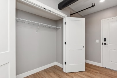 Building Photo - 6011 Madison Rd