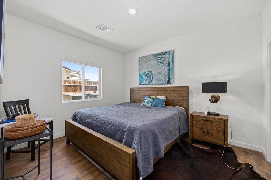Building Photo - 815 Gilsum Ct