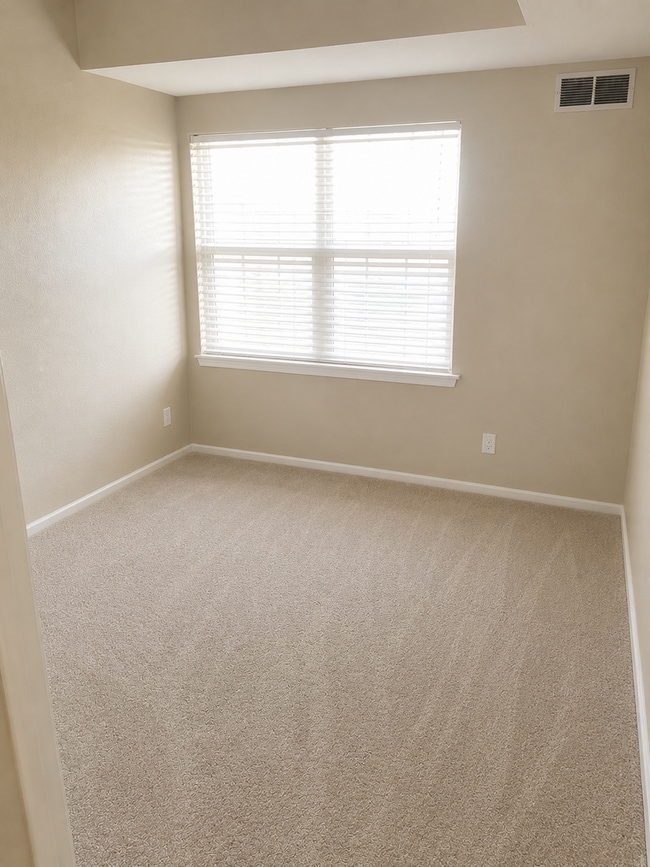 Building Photo - Beautiful 2 Bedroom/2 Bathroom Condo at Blue Sky at Vista Ridge - AVAILABLE AUGUST 7