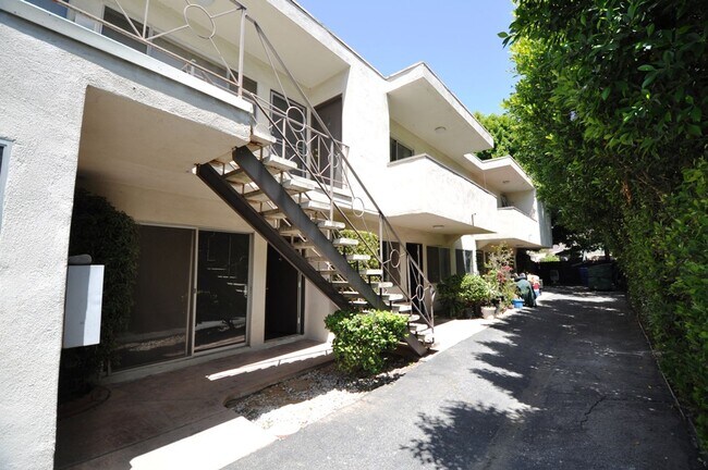 Interior Photo - 10855