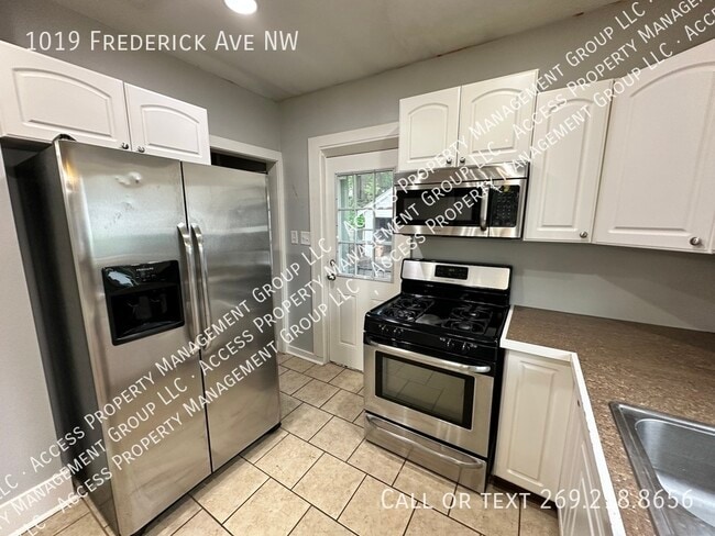 Building Photo - 1019 Frederick Ave NW