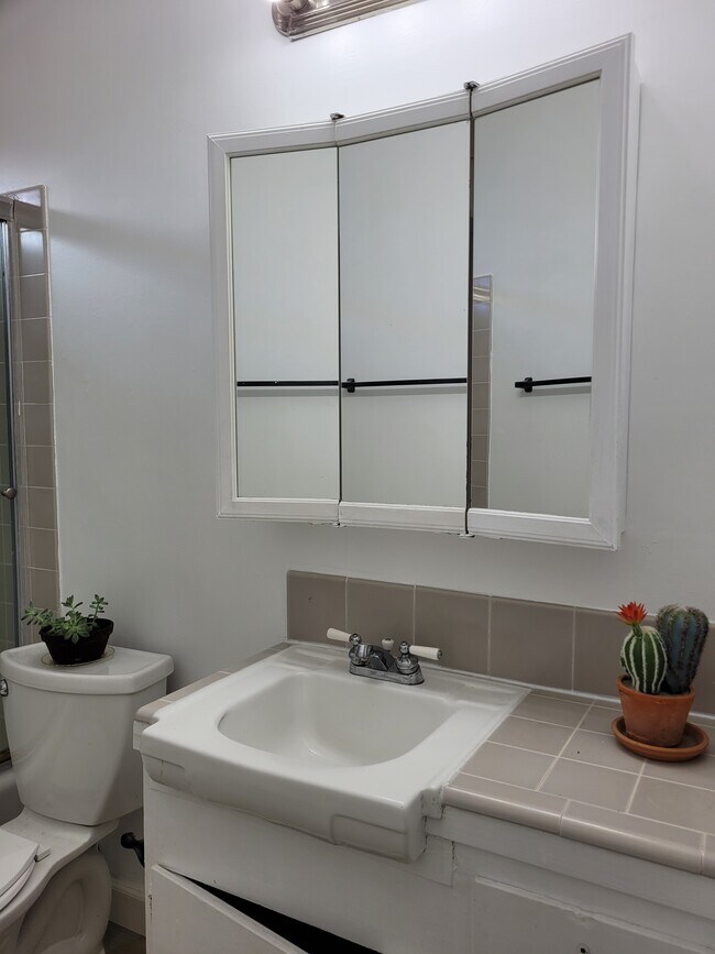 Building Photo - 3314 Preble Ave