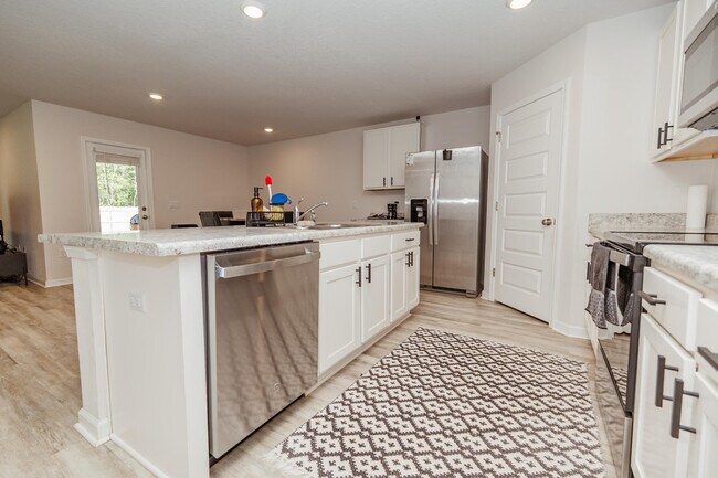 Building Photo - 3032 Heritage Plantation Blvd