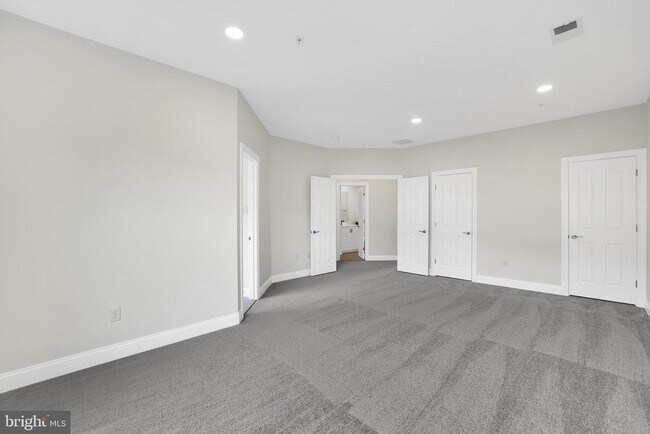 Building Photo - 9769 Northern Lakes Ln