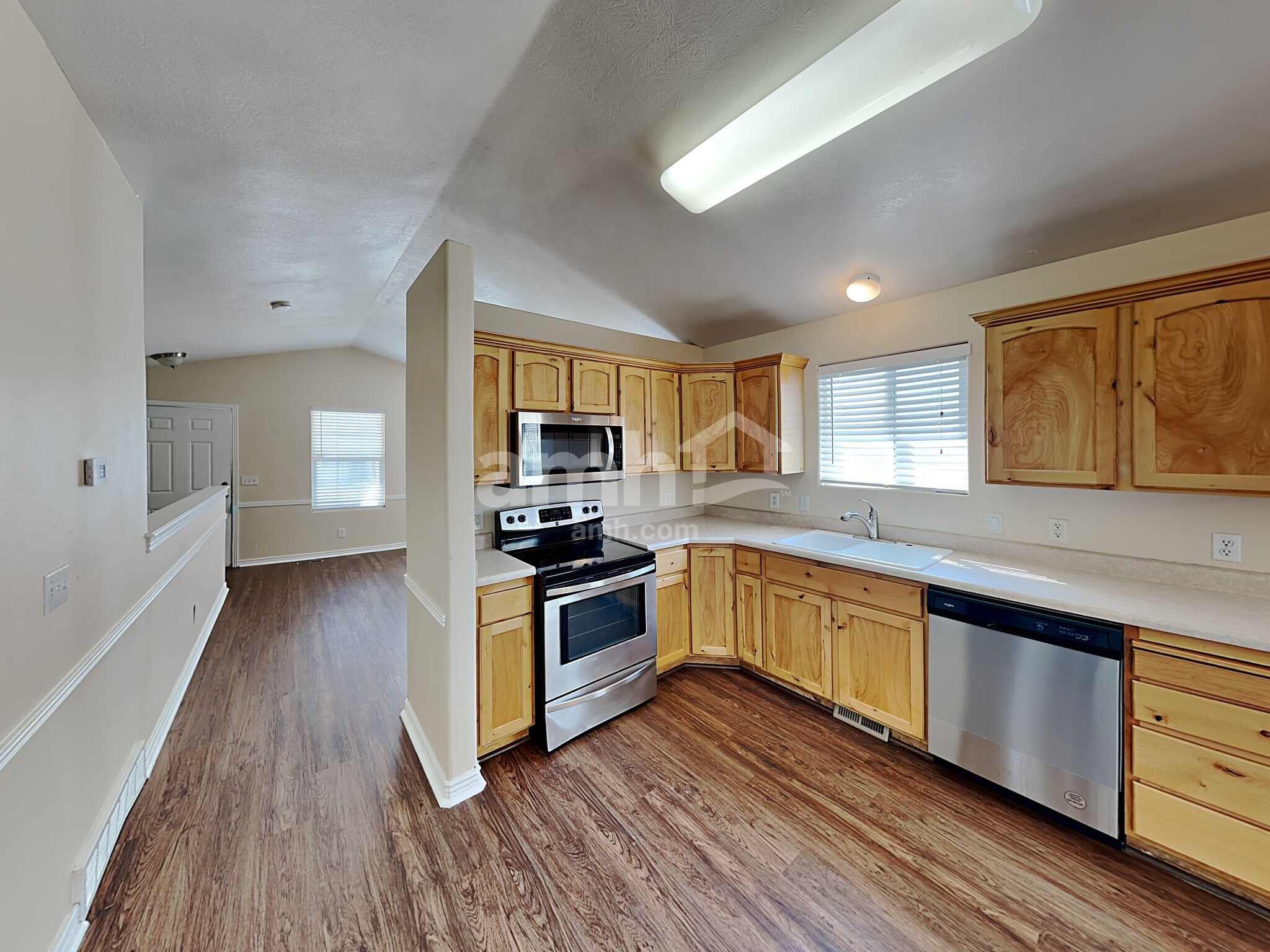 Building Photo - 1877 E Cedar Dr