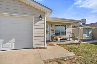 Building Photo - 9001 Landon Ln
