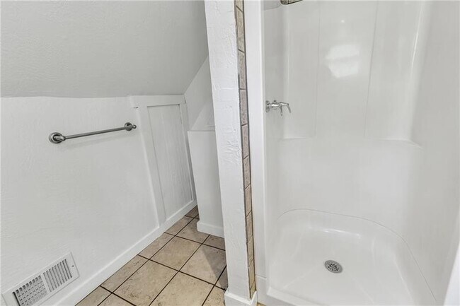 Building Photo - 116 Purvis Ln
