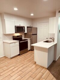 Building Photo - 1216 E Waterside Cv