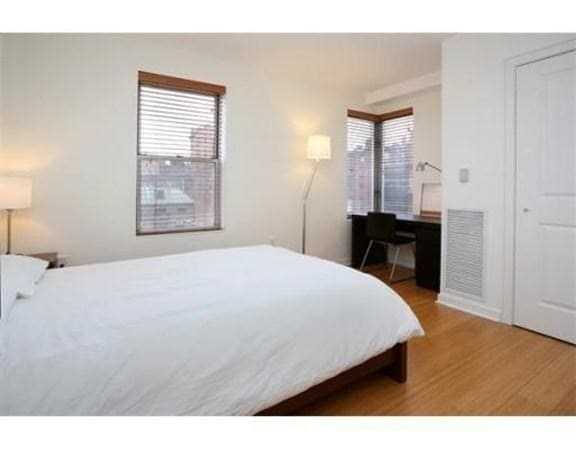 Building Photo - 16 Miner St