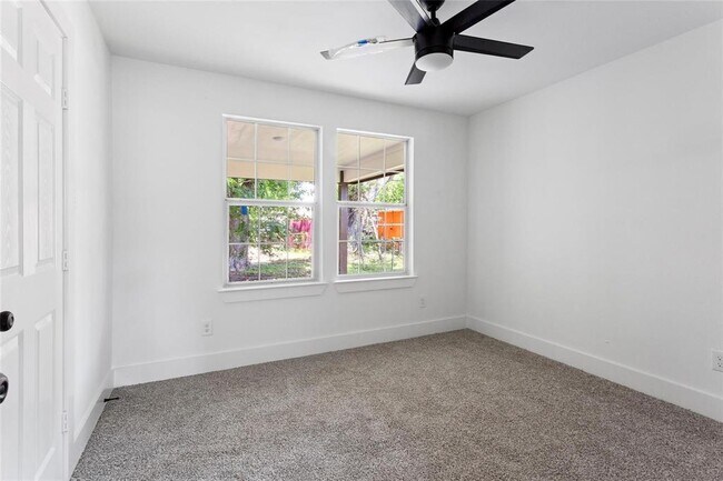 Building Photo - 5811 Northridge Dr
