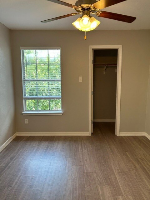 Building Photo - 1112 Christopher Ave