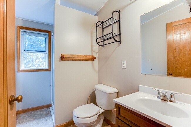 Building Photo - 1651 Minnehaha Ave W