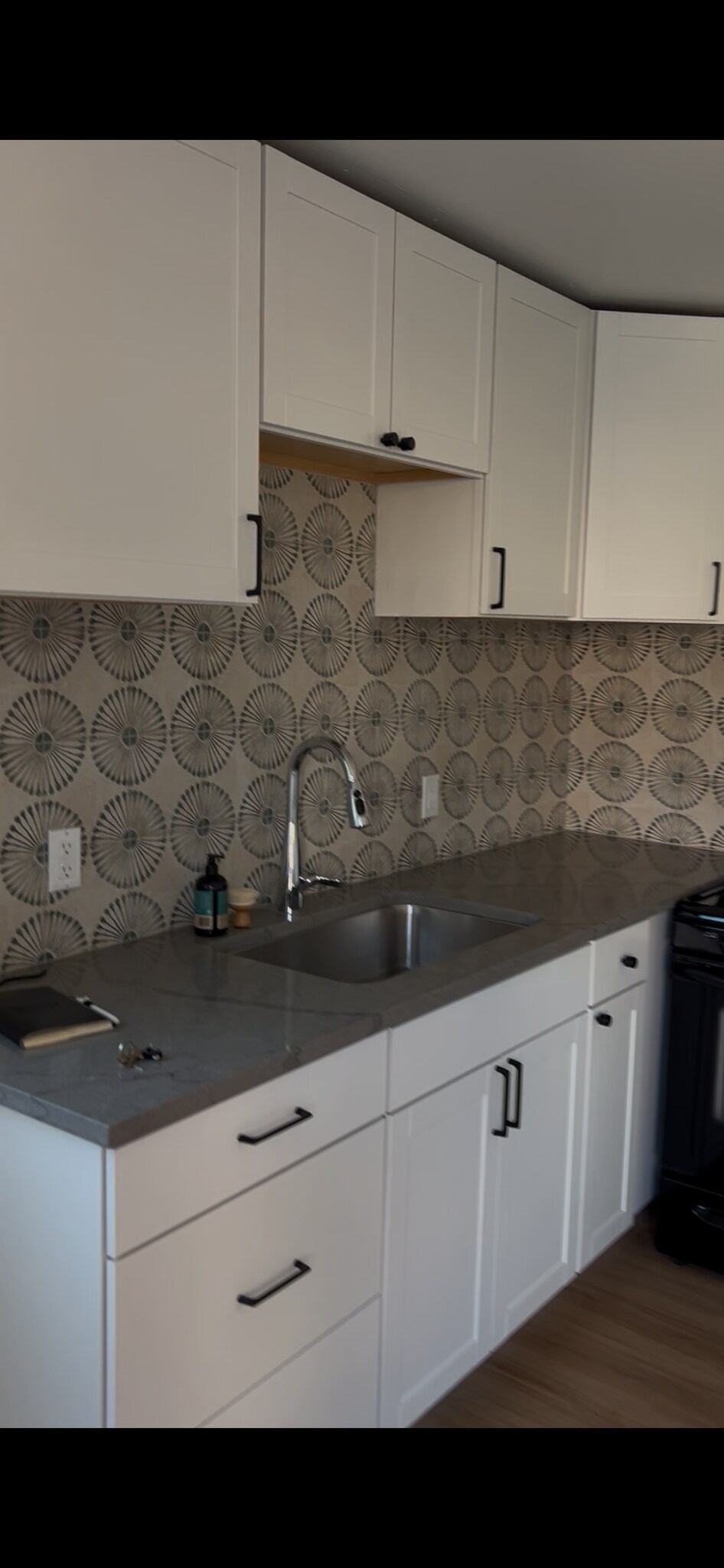 Building Photo - 387 N Main St