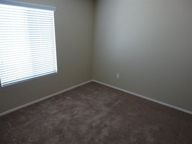 Building Photo - 1521 S 122nd Ave